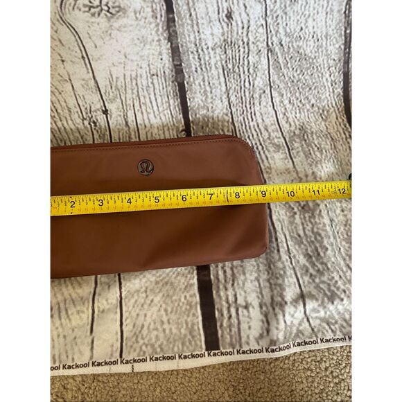 Lululemon curved wristlet in ancient copper - Picture 10 of 11